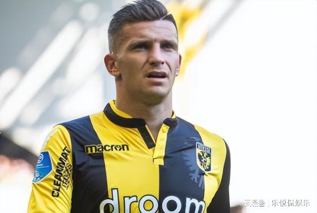 通过直接与 通过直接与