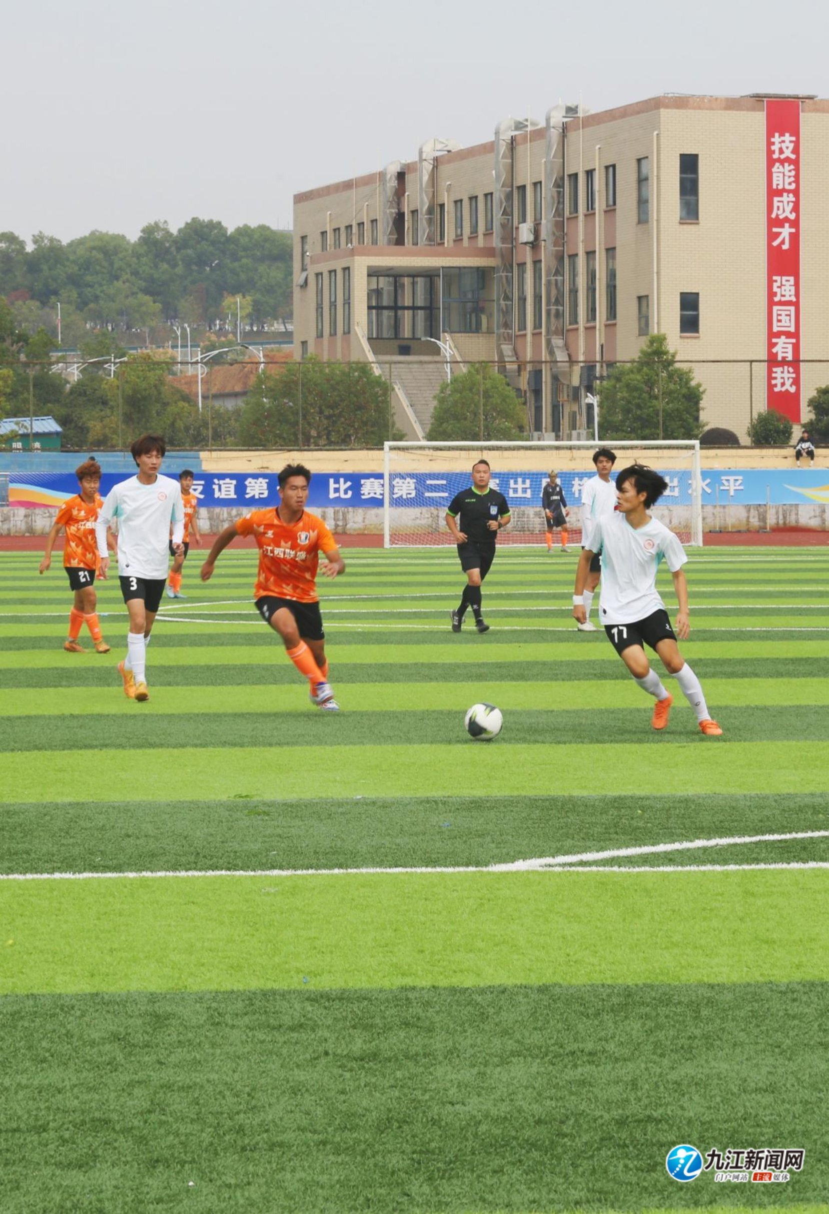 崭露头角 崭露头角